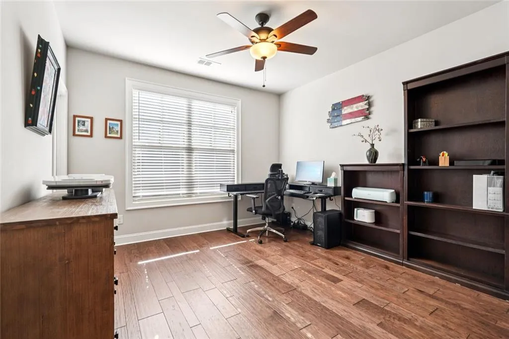 Office/ upstairs bedroom