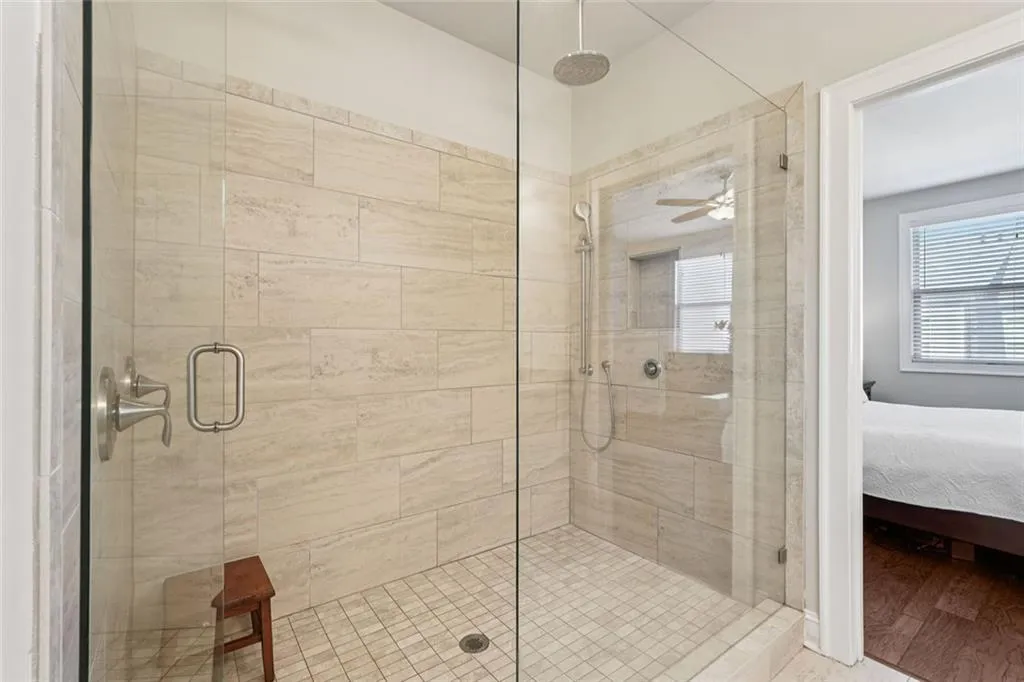 Spa-like double shower with rain shower features