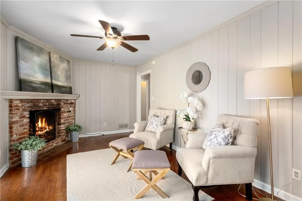 710 E Powderhorn Road, Sandy Springs, Georgia 30342, 3 Bedrooms Bedrooms, ,2 BathroomsBathrooms,Residential,Sold,710 E Powderhorn Road,6814838