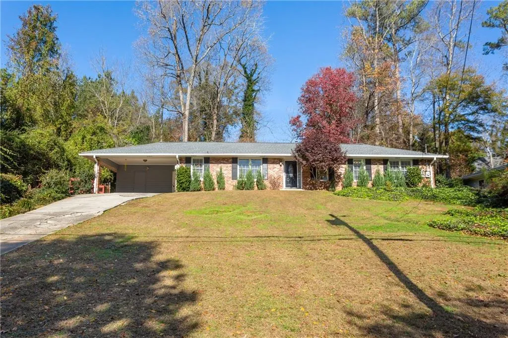 710 E Powderhorn Road, Sandy Springs, Georgia 30342, 3 Bedrooms Bedrooms, ,2 BathroomsBathrooms,Residential,Sold,710 E Powderhorn Road,6814838