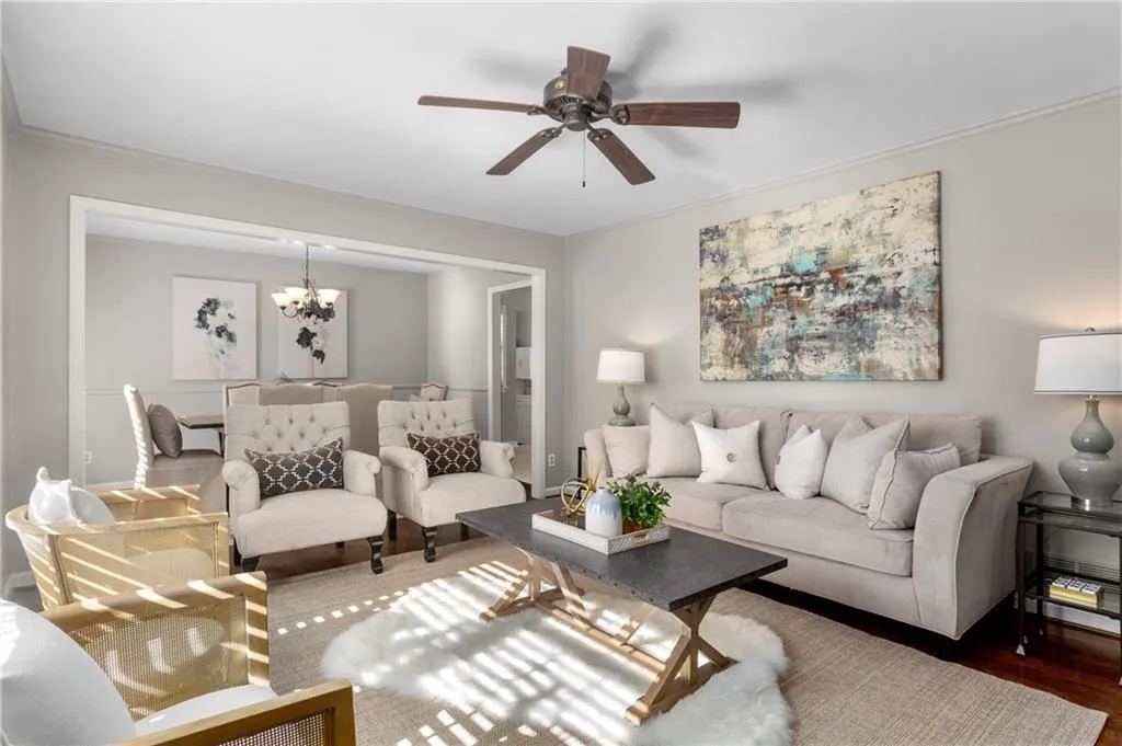 710 E Powderhorn Road, Sandy Springs, Georgia 30342, 3 Bedrooms Bedrooms, ,2 BathroomsBathrooms,Residential,Sold,710 E Powderhorn Road,6814838