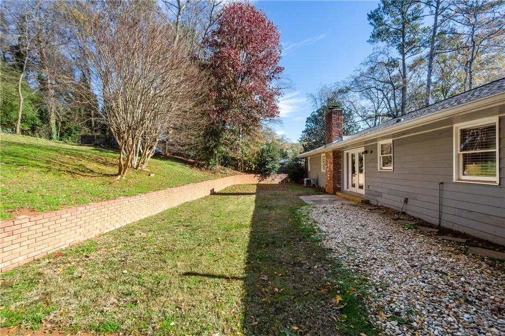 710 E Powderhorn Road, Sandy Springs, Georgia 30342, 3 Bedrooms Bedrooms, ,2 BathroomsBathrooms,Residential,Sold,710 E Powderhorn Road,6814838