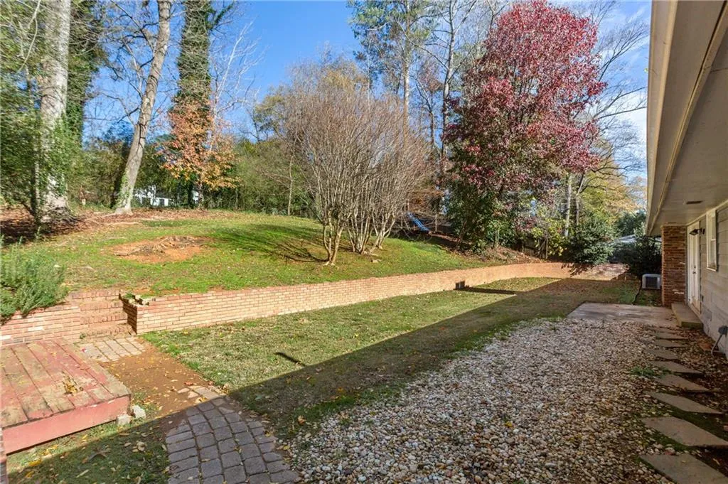710 E Powderhorn Road, Sandy Springs, Georgia 30342, 3 Bedrooms Bedrooms, ,2 BathroomsBathrooms,Residential,Sold,710 E Powderhorn Road,6814838