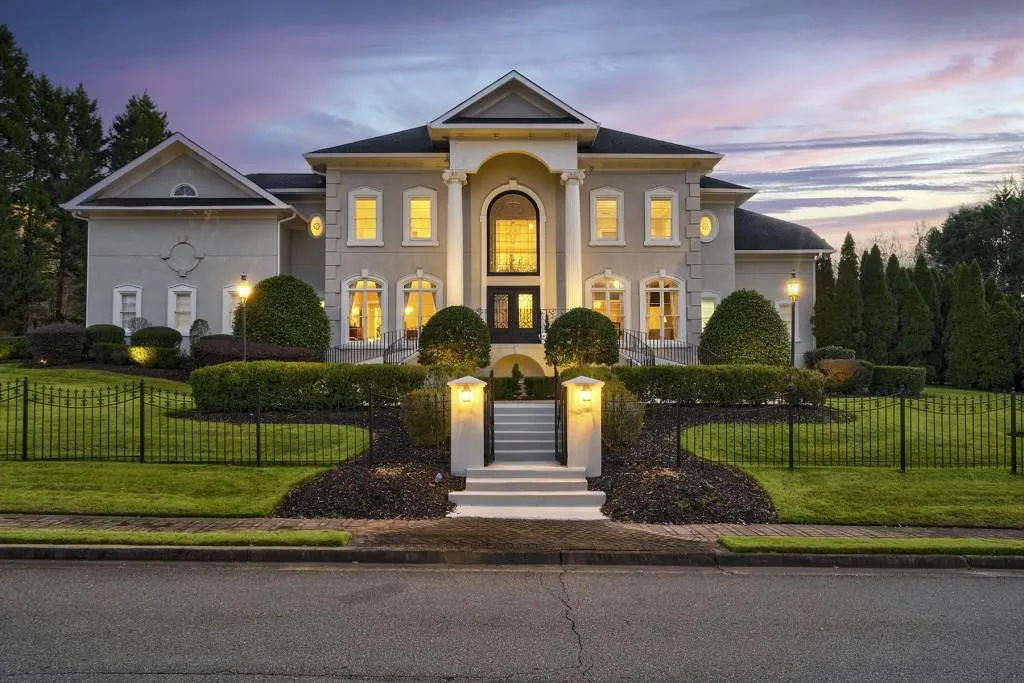 760 Riley Place Nw, Atlanta, Georgia 30327, 5 Bedrooms Bedrooms, ,6 BathroomsBathrooms,Residential,Sold,760 Riley Place Nw,6842553