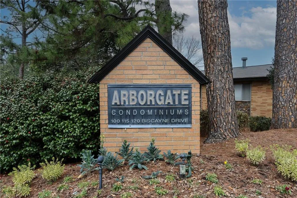 Welcome to Arborgate! You'll love the location and the greenspace