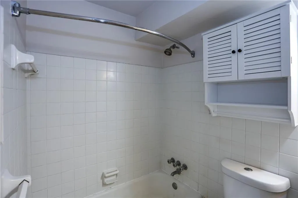 115 Biscayne Drive Nw Unit A9, Atlanta, Georgia 30309, 2 Bedrooms Bedrooms, 0 ,2 BathroomsBathrooms,Residential,For Sale,115 Biscayne Drive Nw Unit A9,7727924