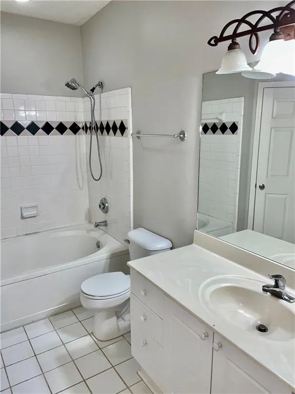 5559 Glenridge Drive Unit 1110, Sandy Springs, Georgia 30342, 2 Bedrooms Bedrooms, ,2 BathroomsBathrooms,Residential,Sold,5559 Glenridge Drive Unit 1110,6837160