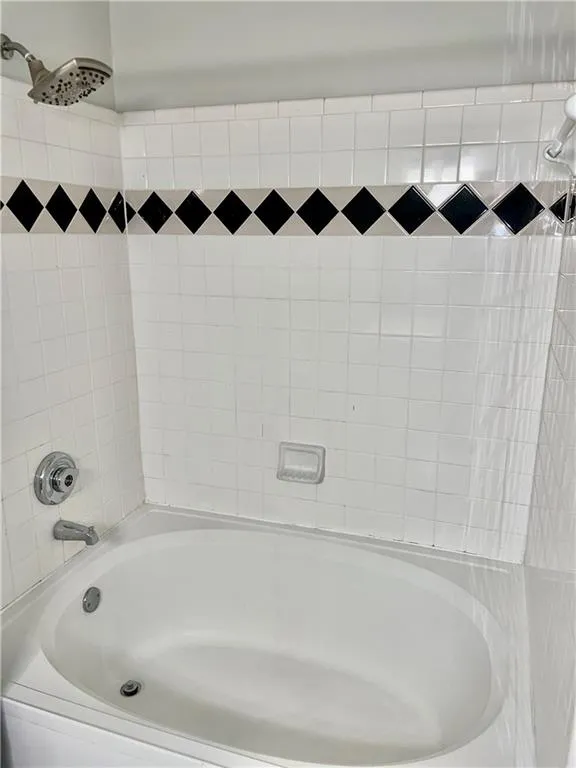 5559 Glenridge Drive Unit 1110, Sandy Springs, Georgia 30342, 2 Bedrooms Bedrooms, ,2 BathroomsBathrooms,Residential,Sold,5559 Glenridge Drive Unit 1110,6837160