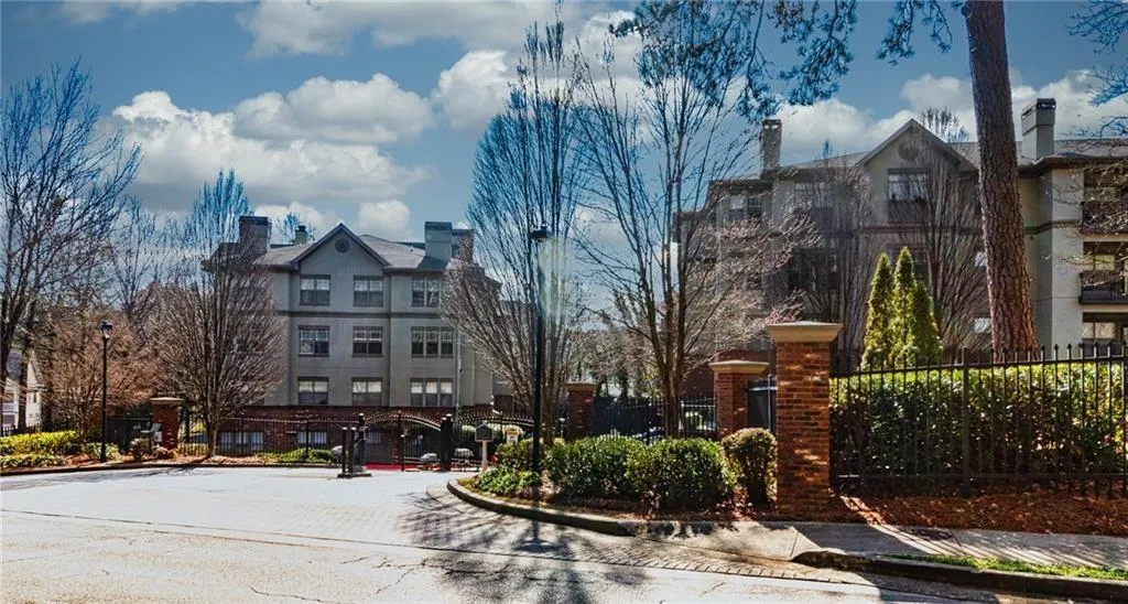 5559 Glenridge Drive Unit 1110, Sandy Springs, Georgia 30342, 2 Bedrooms Bedrooms, ,2 BathroomsBathrooms,Residential,Sold,5559 Glenridge Drive Unit 1110,6837160