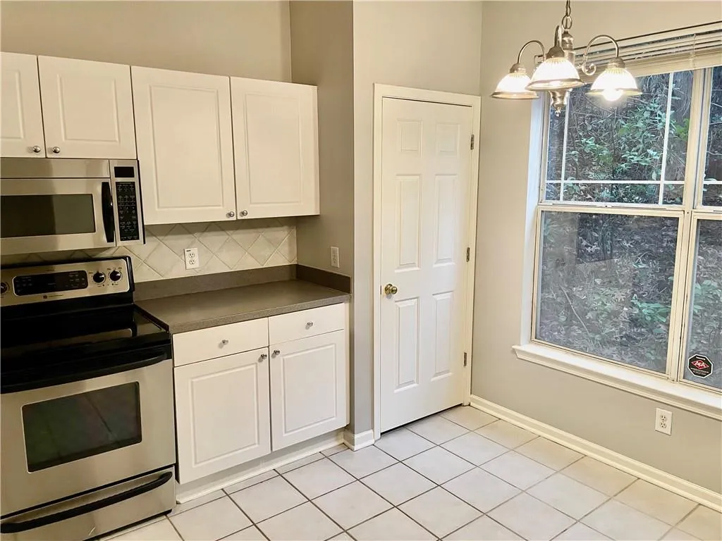 5559 Glenridge Drive Unit 1110, Sandy Springs, Georgia 30342, 2 Bedrooms Bedrooms, ,2 BathroomsBathrooms,Residential,Sold,5559 Glenridge Drive Unit 1110,6837160