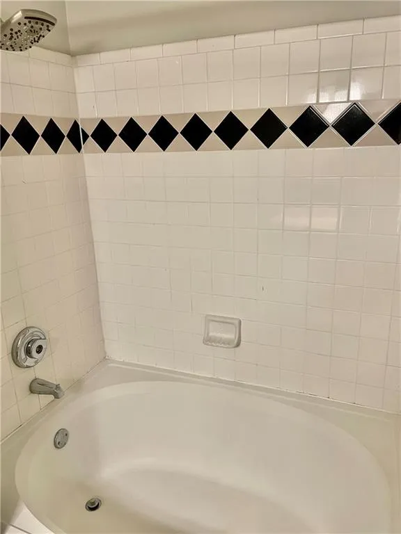 5559 Glenridge Drive Unit 1110, Sandy Springs, Georgia 30342, 2 Bedrooms Bedrooms, ,2 BathroomsBathrooms,Residential,Sold,5559 Glenridge Drive Unit 1110,6837160