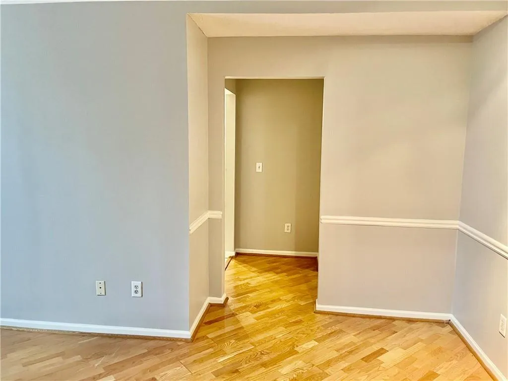 5559 Glenridge Drive Unit 1110, Sandy Springs, Georgia 30342, 2 Bedrooms Bedrooms, ,2 BathroomsBathrooms,Residential,Sold,5559 Glenridge Drive Unit 1110,6837160