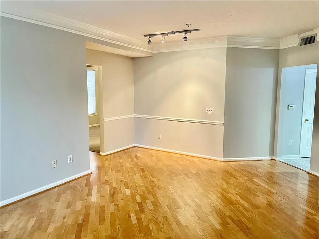 5559 Glenridge Drive Unit 1110, Sandy Springs, Georgia 30342, 2 Bedrooms Bedrooms, ,2 BathroomsBathrooms,Residential,Sold,5559 Glenridge Drive Unit 1110,6837160