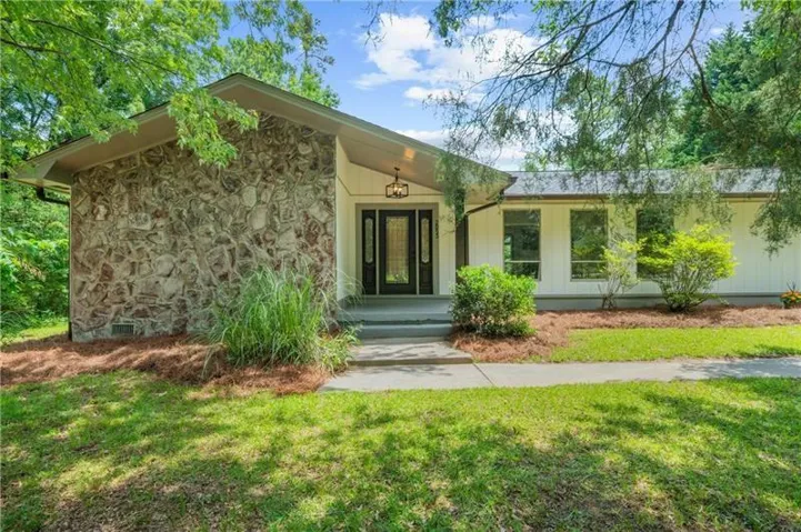 2053 Deerfield Run, Snellville, Georgia 30078