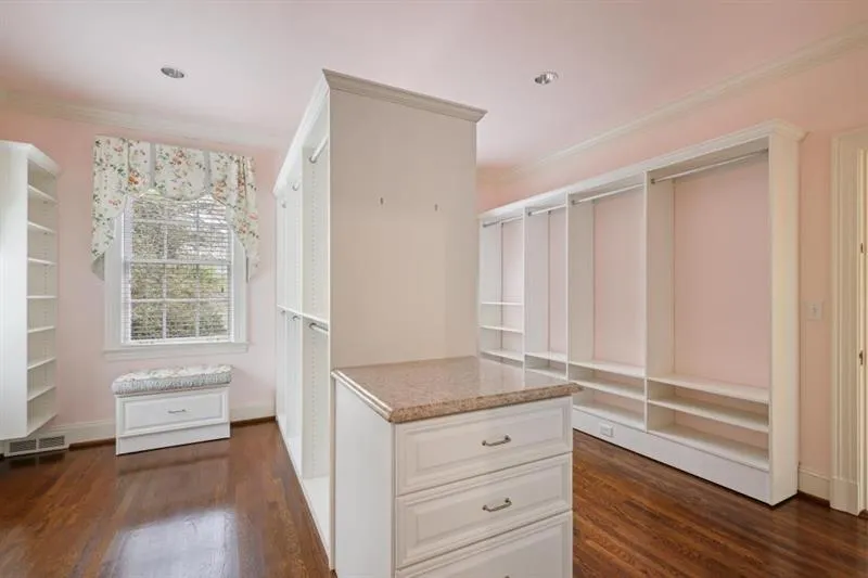 Lady's Closet