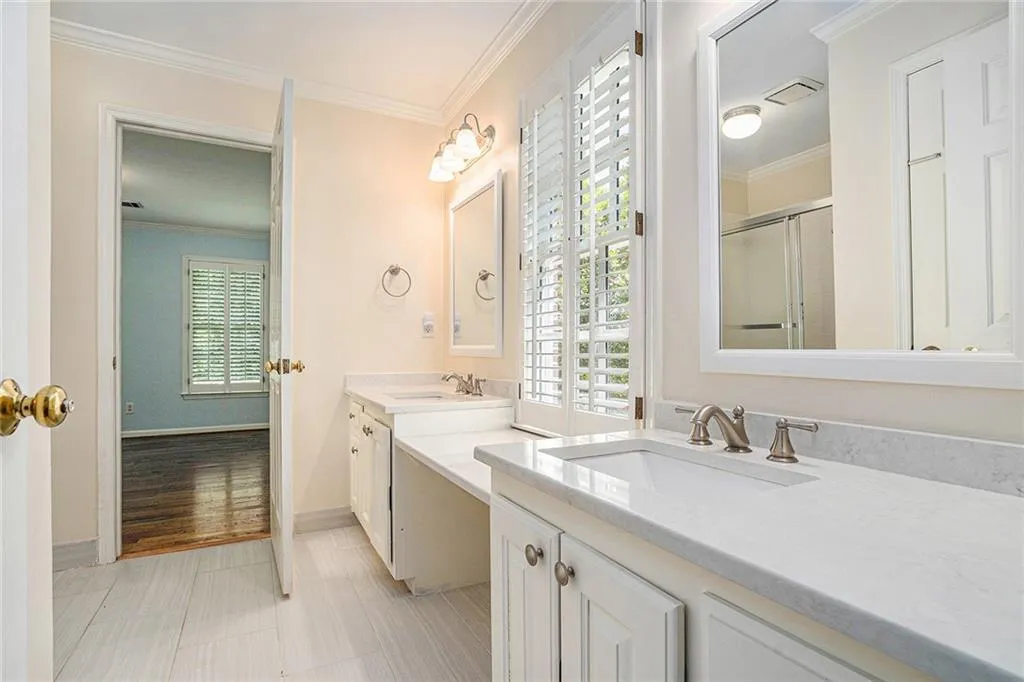 Jack and Jill Bathroom Upstairs