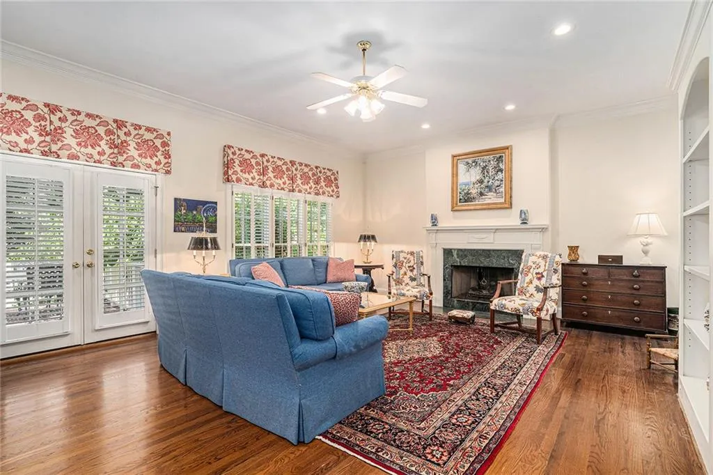 Bright and cheerful family room