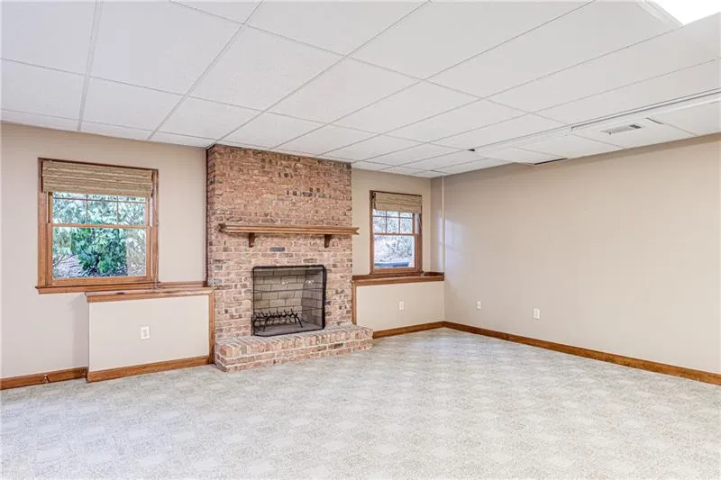 325 Spindle Court, Sandy Springs, Georgia 30350, 4 Bedrooms Bedrooms, ,3 BathroomsBathrooms,Residential,Sold,325 Spindle Court,6632410