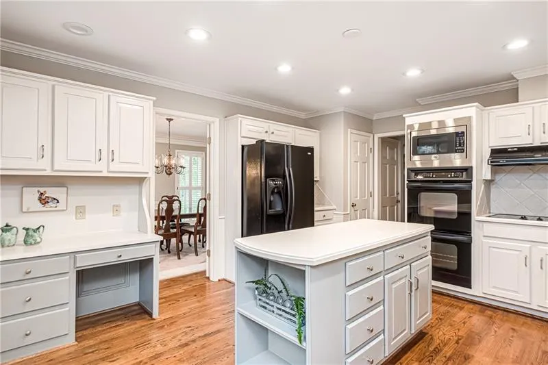325 Spindle Court, Sandy Springs, Georgia 30350, 4 Bedrooms Bedrooms, ,3 BathroomsBathrooms,Residential,Sold,325 Spindle Court,6632410