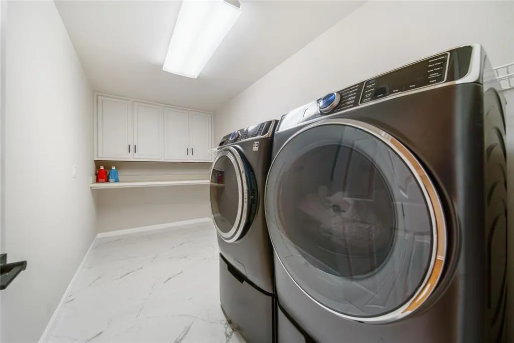 2960 Coles Way, Sandy Springs, Georgia 30350, 8 Bedrooms Bedrooms, ,5 BathroomsBathrooms,Residential,For Sale,2960 Coles Way,7680304