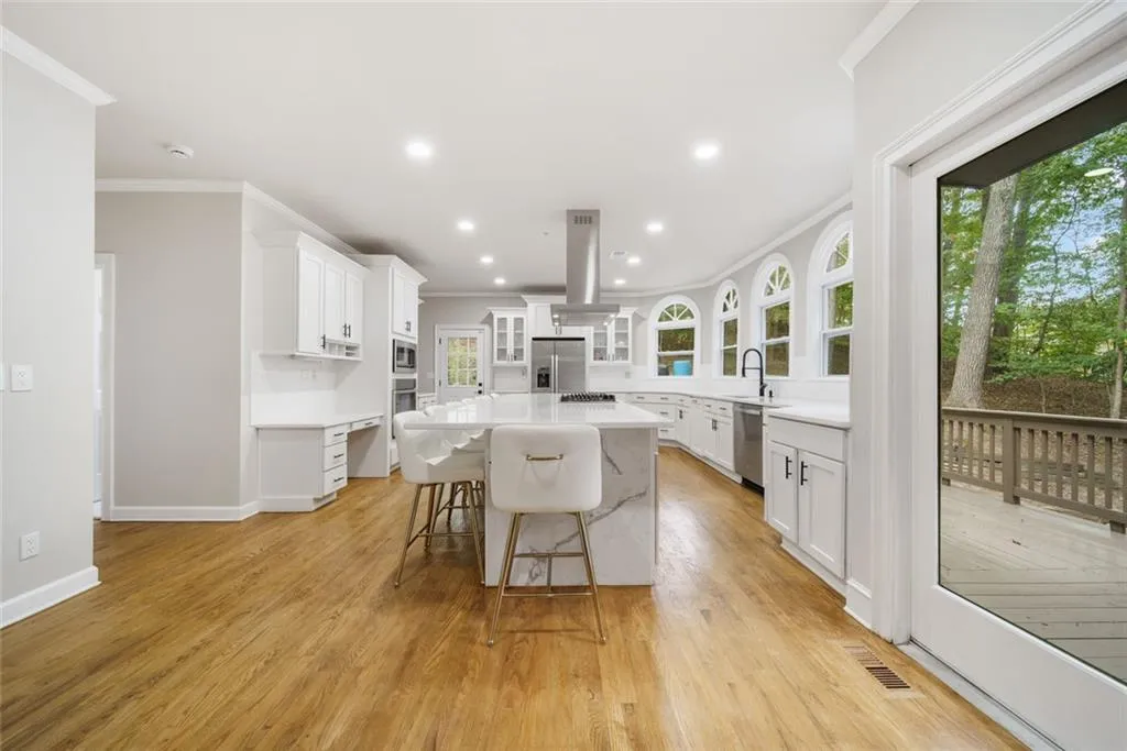 2960 Coles Way, Sandy Springs, Georgia 30350, 8 Bedrooms Bedrooms, ,5 BathroomsBathrooms,Residential,For Sale,2960 Coles Way,7680304