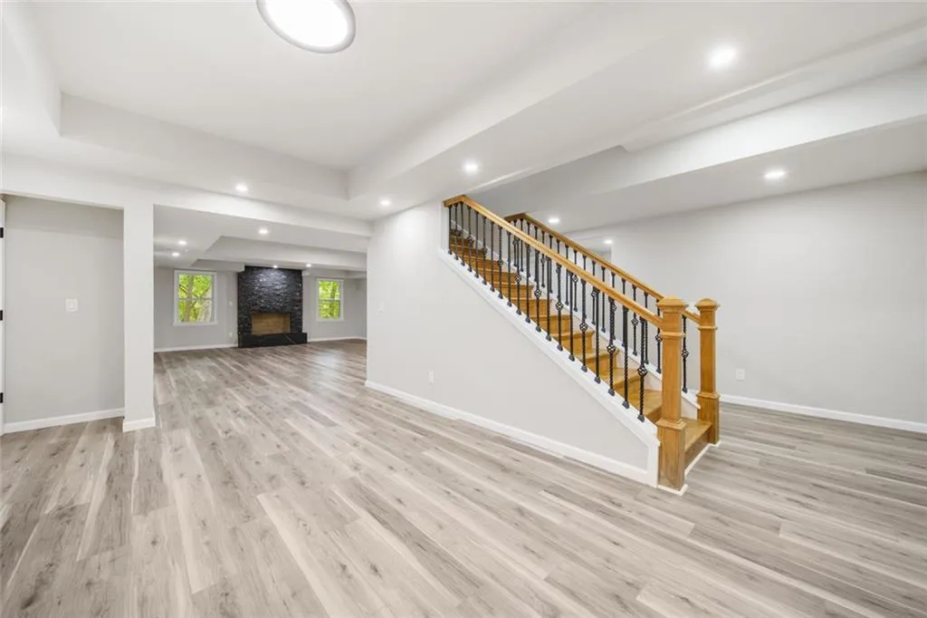 2960 Coles Way, Sandy Springs, Georgia 30350, 8 Bedrooms Bedrooms, ,5 BathroomsBathrooms,Residential,For Sale,2960 Coles Way,7680304