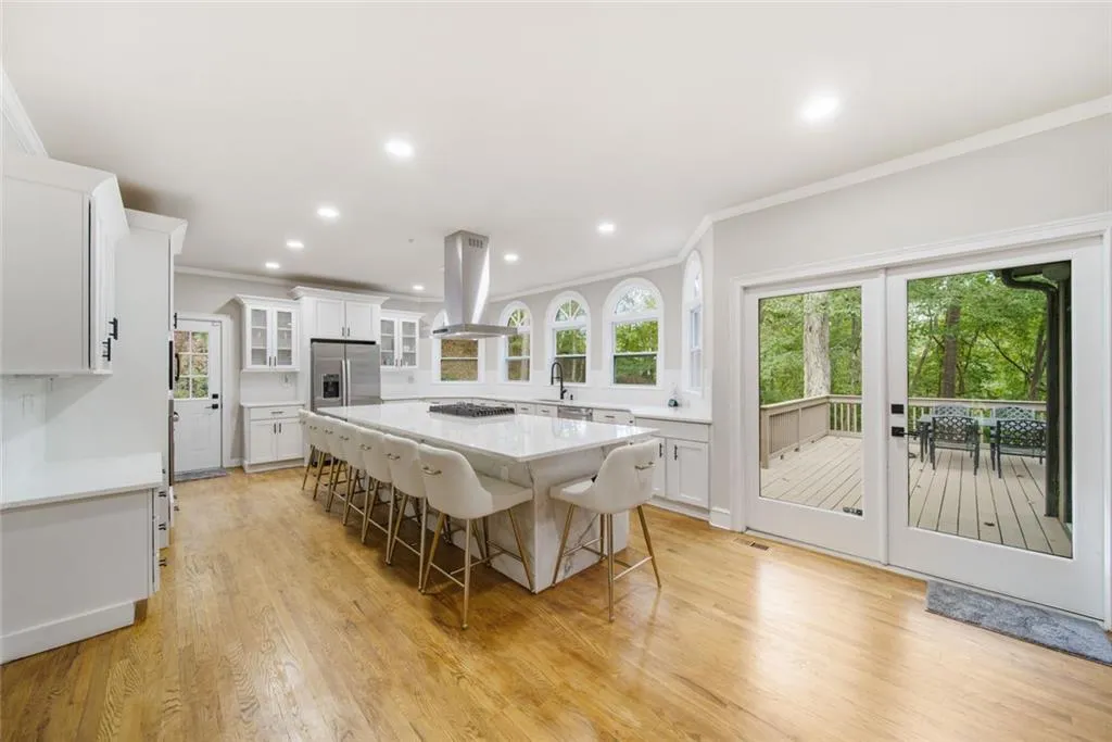 2960 Coles Way, Sandy Springs, Georgia 30350, 8 Bedrooms Bedrooms, ,5 BathroomsBathrooms,Residential,For Sale,2960 Coles Way,7680304