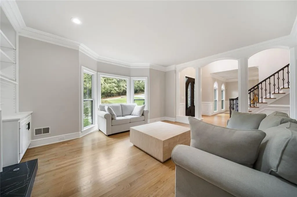 2960 Coles Way, Sandy Springs, Georgia 30350, 8 Bedrooms Bedrooms, ,5 BathroomsBathrooms,Residential,For Sale,2960 Coles Way,7680304