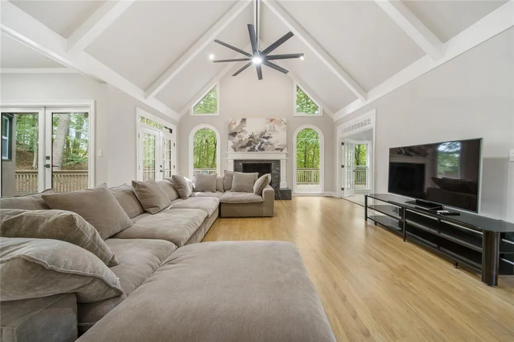 2960 Coles Way, Sandy Springs, Georgia 30350, 8 Bedrooms Bedrooms, ,5 BathroomsBathrooms,Residential,For Sale,2960 Coles Way,7680304