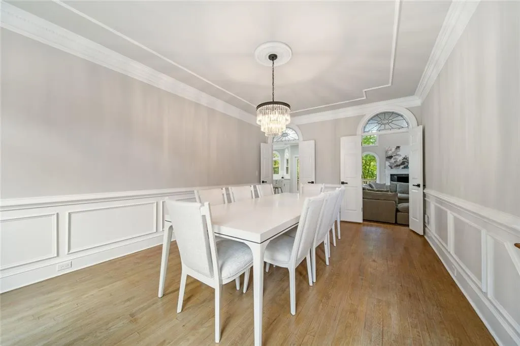 2960 Coles Way, Sandy Springs, Georgia 30350, 8 Bedrooms Bedrooms, ,5 BathroomsBathrooms,Residential,For Sale,2960 Coles Way,7680304