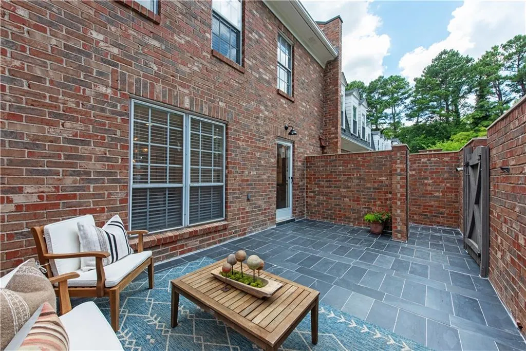 View of patio / terrace featuring outdoor lounge area