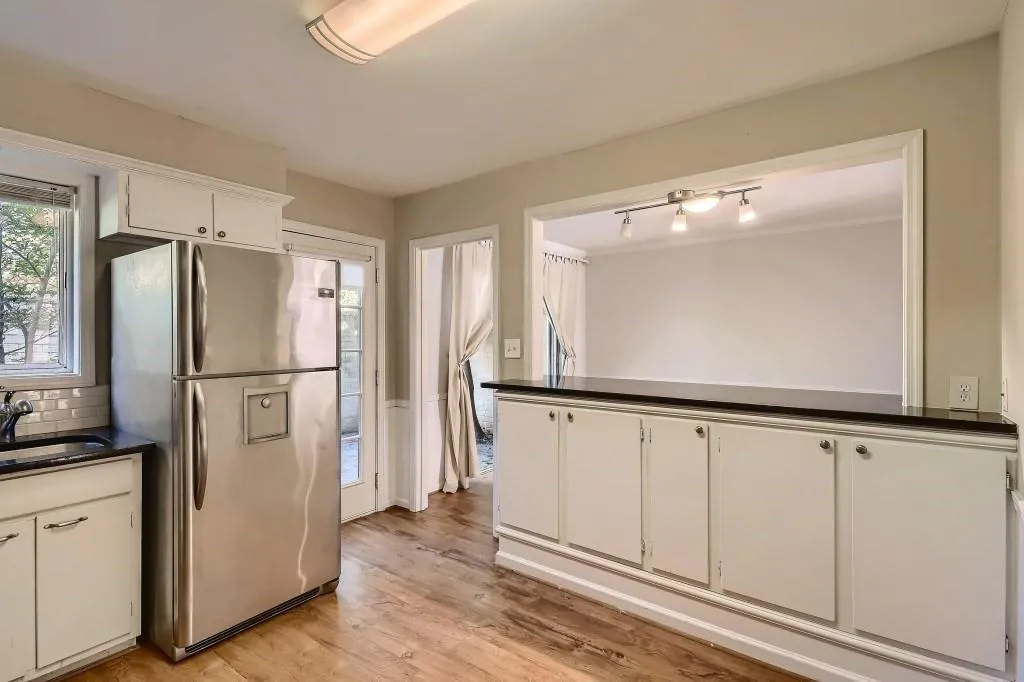 5400 Roswell Road Unit O1, Atlanta, Georgia 30342, 2 Bedrooms Bedrooms, ,1 BathroomBathrooms,Residential,Sold,5400 Roswell Road Unit O1,6969256