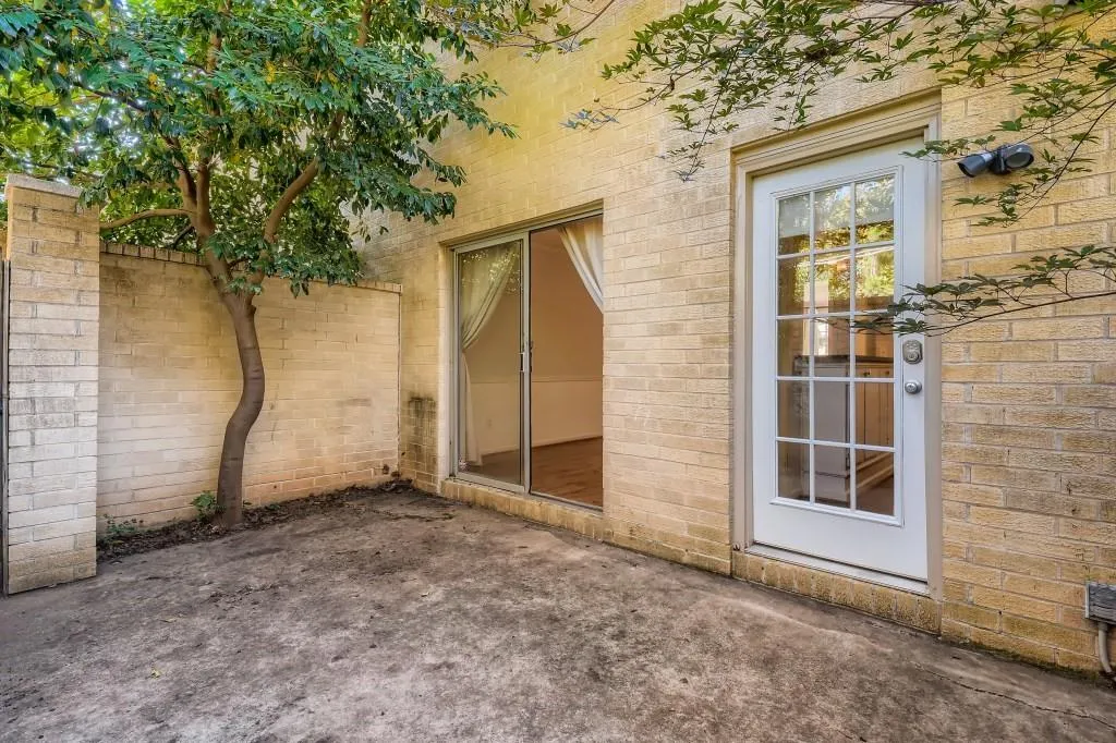 5400 Roswell Road Unit O1, Atlanta, Georgia 30342, 2 Bedrooms Bedrooms, ,1 BathroomBathrooms,Residential,Sold,5400 Roswell Road Unit O1,6969256