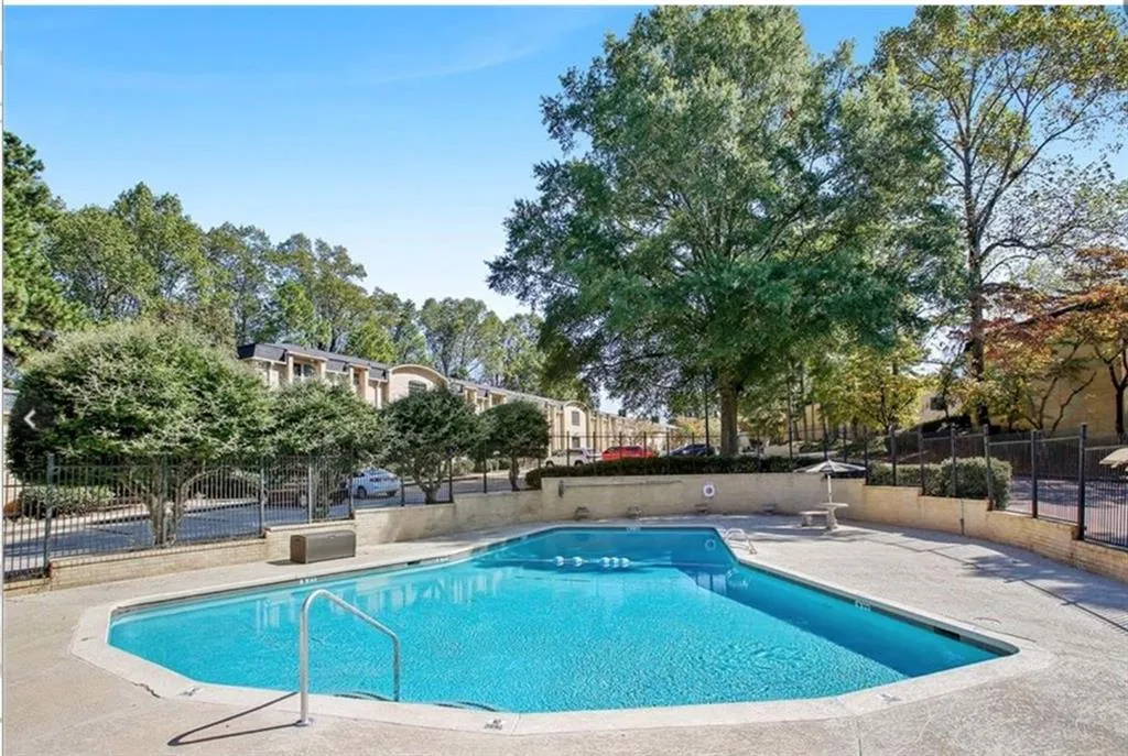 5400 Roswell Road Unit O1, Atlanta, Georgia 30342, 2 Bedrooms Bedrooms, ,1 BathroomBathrooms,Residential,Sold,5400 Roswell Road Unit O1,6969256