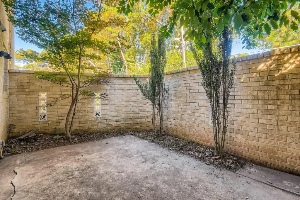 5400 Roswell Road Unit O1, Atlanta, Georgia 30342, 2 Bedrooms Bedrooms, ,1 BathroomBathrooms,Residential,Sold,5400 Roswell Road Unit O1,6969256