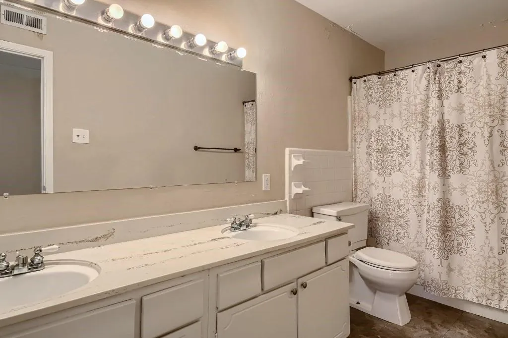 5400 Roswell Road Unit O1, Atlanta, Georgia 30342, 2 Bedrooms Bedrooms, ,1 BathroomBathrooms,Residential,Sold,5400 Roswell Road Unit O1,6969256