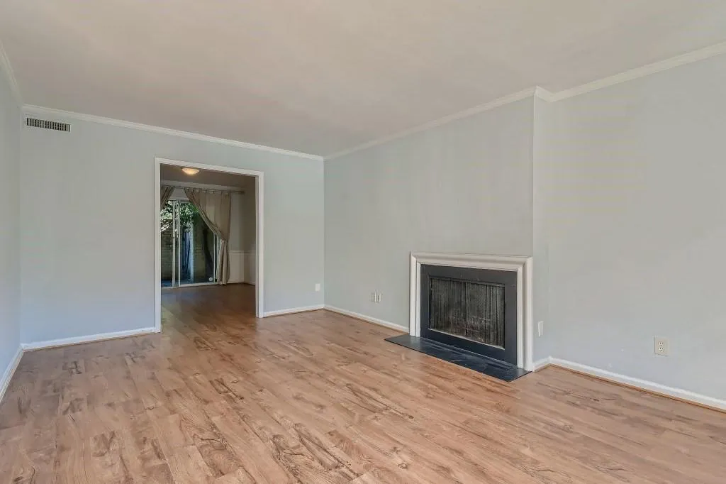 5400 Roswell Road Unit O1, Atlanta, Georgia 30342, 2 Bedrooms Bedrooms, ,1 BathroomBathrooms,Residential,Sold,5400 Roswell Road Unit O1,6969256