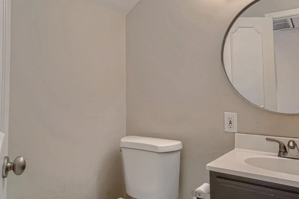 5400 Roswell Road Unit O1, Atlanta, Georgia 30342, 2 Bedrooms Bedrooms, ,1 BathroomBathrooms,Residential,Sold,5400 Roswell Road Unit O1,6969256