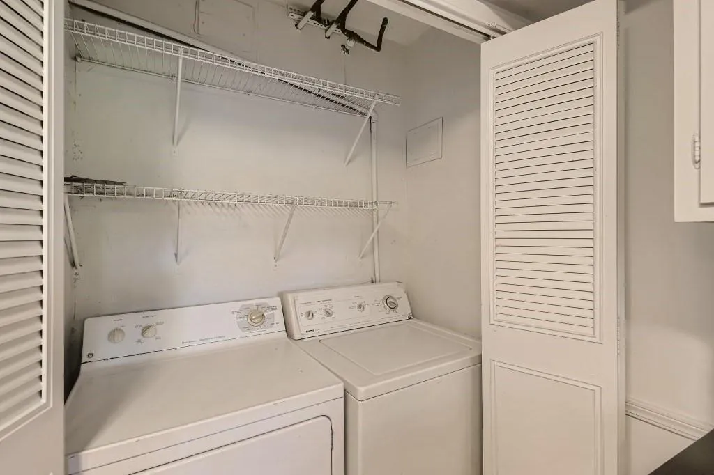 5400 Roswell Road Unit O1, Atlanta, Georgia 30342, 2 Bedrooms Bedrooms, ,1 BathroomBathrooms,Residential,Sold,5400 Roswell Road Unit O1,6969256
