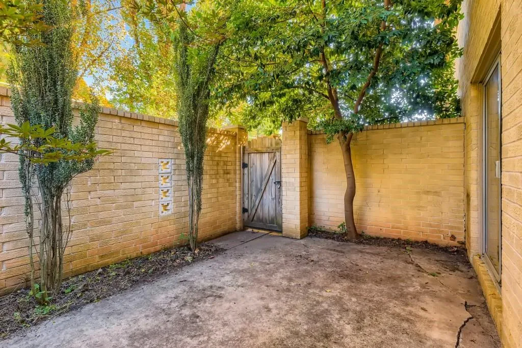 5400 Roswell Road Unit O1, Atlanta, Georgia 30342, 2 Bedrooms Bedrooms, ,1 BathroomBathrooms,Residential,Sold,5400 Roswell Road Unit O1,6969256