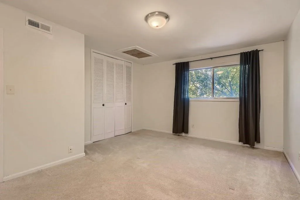 5400 Roswell Road Unit O1, Atlanta, Georgia 30342, 2 Bedrooms Bedrooms, ,1 BathroomBathrooms,Residential,Sold,5400 Roswell Road Unit O1,6969256