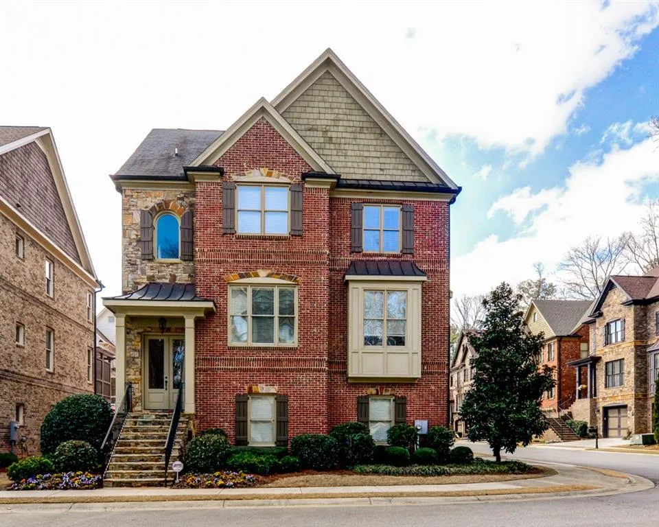 7970 Magnolia Square, Sandy Springs, Georgia 30350, 4 Bedrooms Bedrooms, ,3 BathroomsBathrooms,Residential,Sold,7970 Magnolia Square,5658156