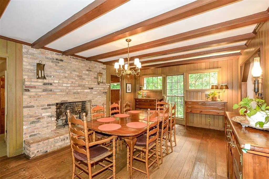 6680 Williamson Drive, Sandy Springs, Georgia 30328, 6 Bedrooms Bedrooms, ,4 BathroomsBathrooms,Residential,Sold,6680 Williamson Drive,6556763