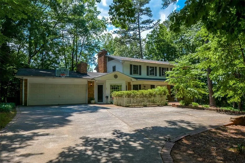 6680 Williamson Drive, Sandy Springs, Georgia 30328, 6 Bedrooms Bedrooms, ,4 BathroomsBathrooms,Residential,Sold,6680 Williamson Drive,6556763