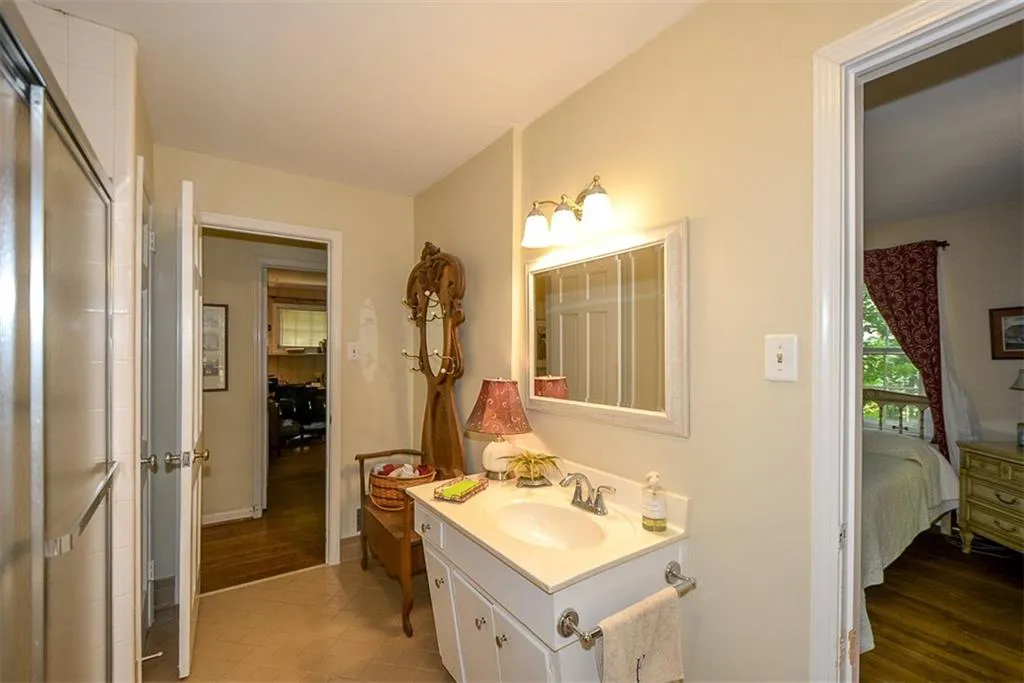 6680 Williamson Drive, Sandy Springs, Georgia 30328, 6 Bedrooms Bedrooms, ,4 BathroomsBathrooms,Residential,Sold,6680 Williamson Drive,6556763