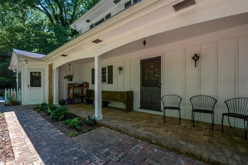 6680 Williamson Drive, Sandy Springs, Georgia 30328, 6 Bedrooms Bedrooms, ,4 BathroomsBathrooms,Residential,Sold,6680 Williamson Drive,6556763