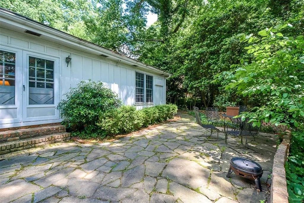 6680 Williamson Drive, Sandy Springs, Georgia 30328, 6 Bedrooms Bedrooms, ,4 BathroomsBathrooms,Residential,Sold,6680 Williamson Drive,6556763