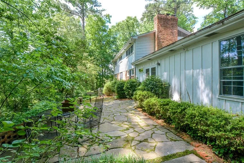 6680 Williamson Drive, Sandy Springs, Georgia 30328, 6 Bedrooms Bedrooms, ,4 BathroomsBathrooms,Residential,Sold,6680 Williamson Drive,6556763