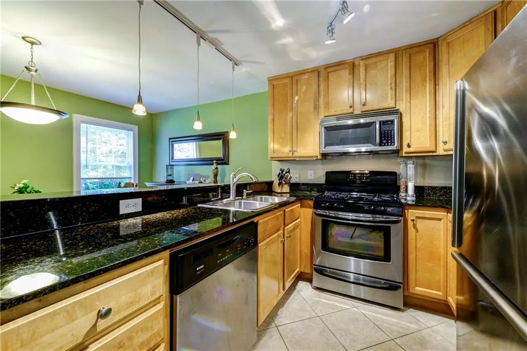1445 Monroe Drive Ne Unit C40, Atlanta, Georgia 30324, 2 Bedrooms Bedrooms, ,2 BathroomsBathrooms,Residential,Sold,1445 Monroe Drive Ne Unit C40,5875694