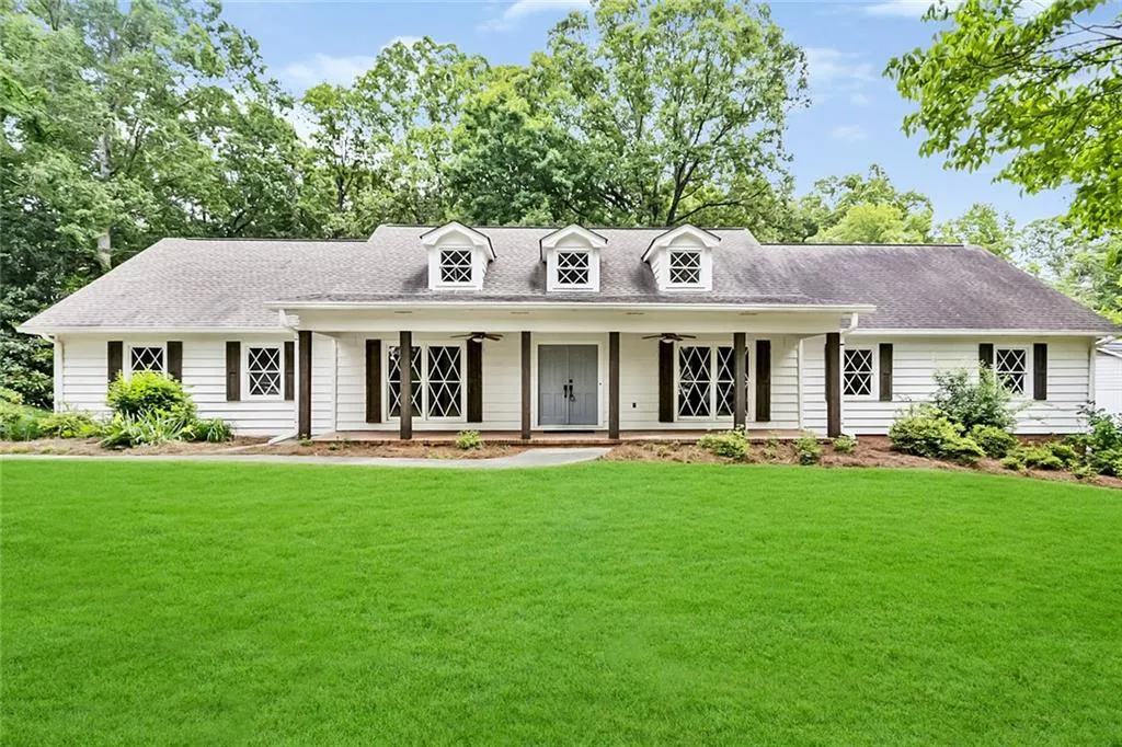 7565 Chaparral Drive, Sandy Springs, Georgia 30350, 5 Bedrooms Bedrooms, ,5 BathroomsBathrooms,Residential,Sold,7565 Chaparral Drive,6670817